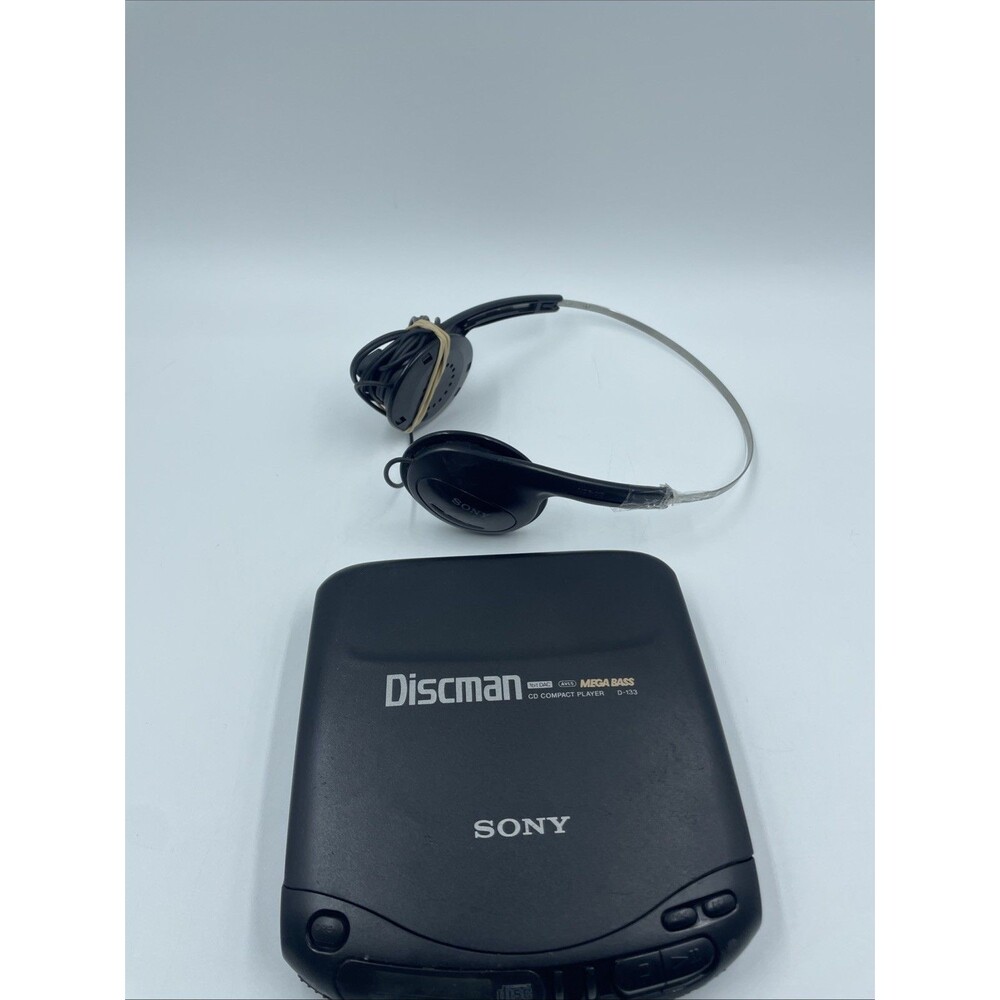 SONY Discman D-133 Digital Mega Bass Portable Compact Disc CD Player+ Headphones